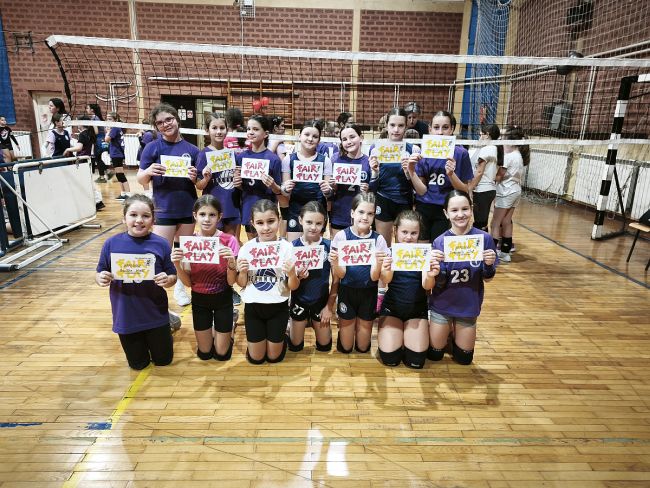 aaaTehničarke iz Braće na turniru u Kg